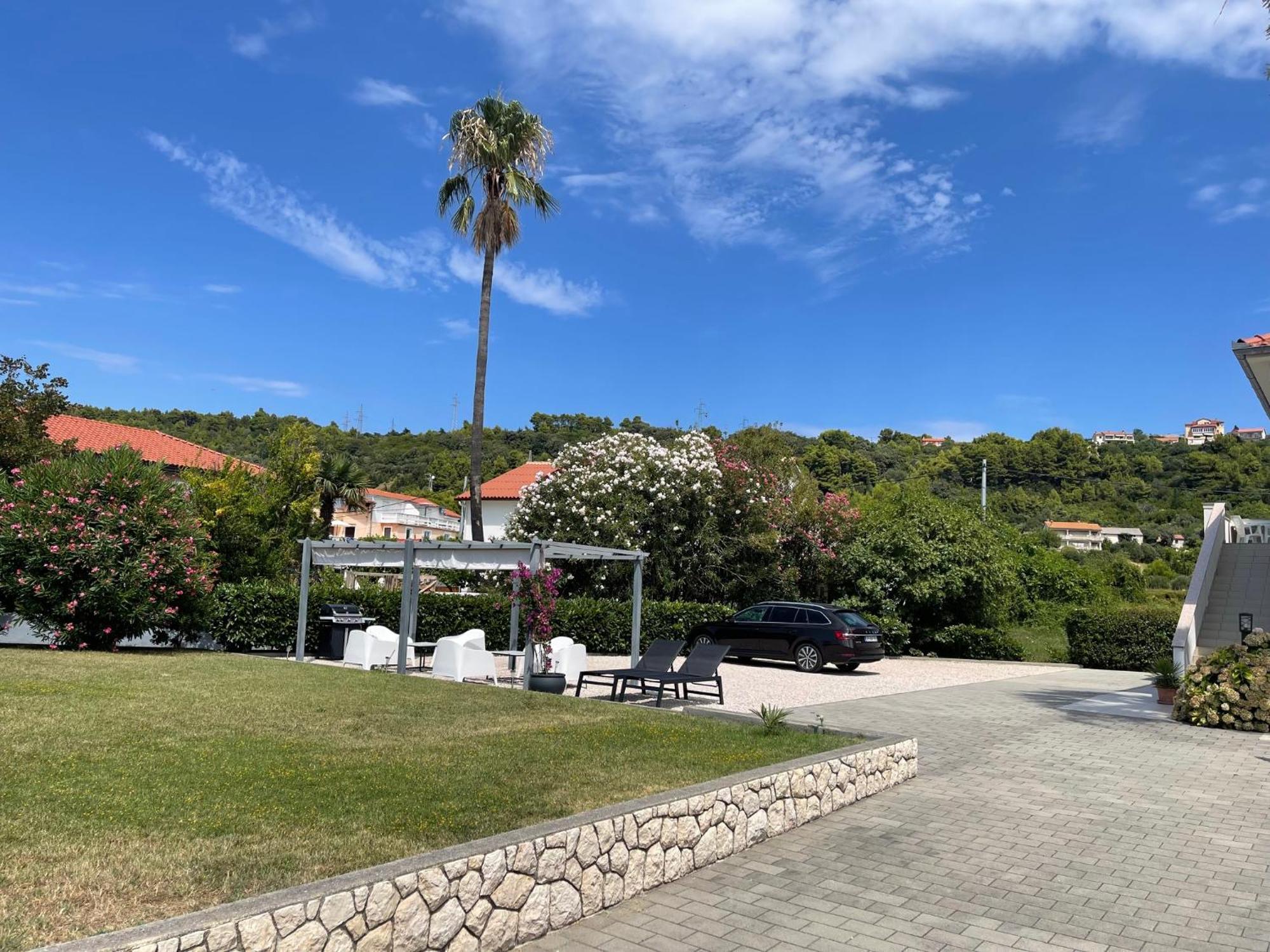 Rab Island Apartmets - Palit Rab Town Eksteriør bilde
